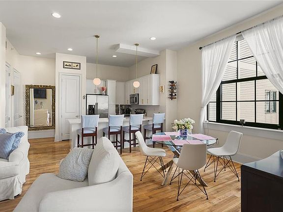 4th image of 1201 Canal St APT 427