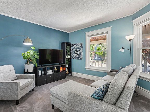 3rd image of 749 Lockwood St NE