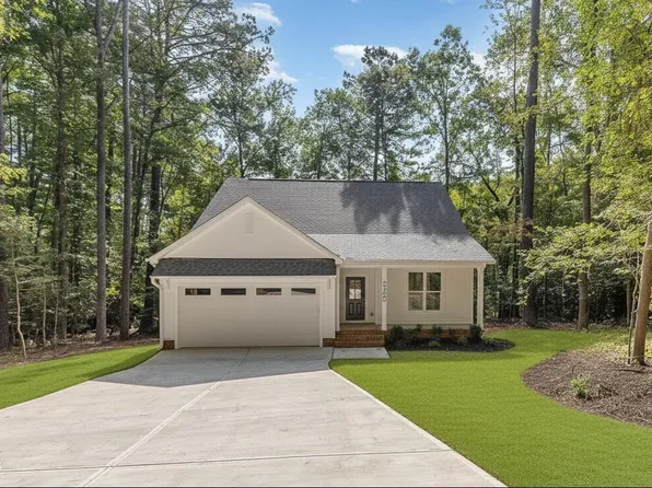 3260 Yorkshire Cir, Sanford, NC 27332