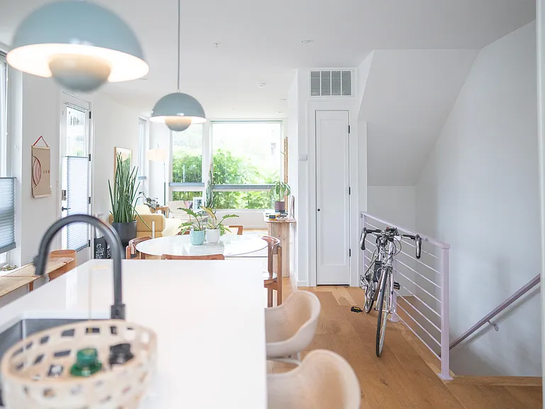 1201 Kearny St NE #101 — Photo 4