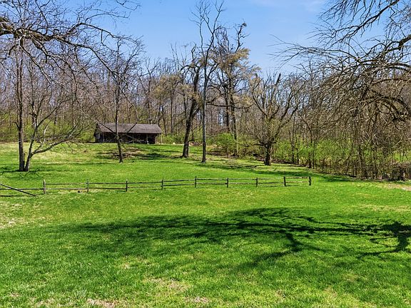 2nd image of 606 Natchez Bend Rd