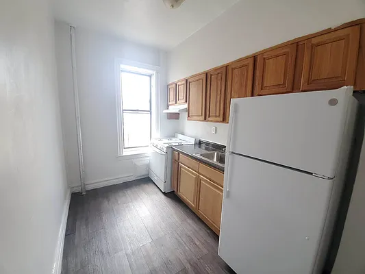 Rented by Smart NY Realty LLC | media 1