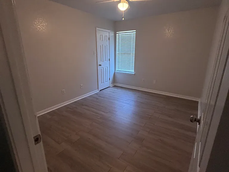 1205 Nicholas Cir #B — Photo 5