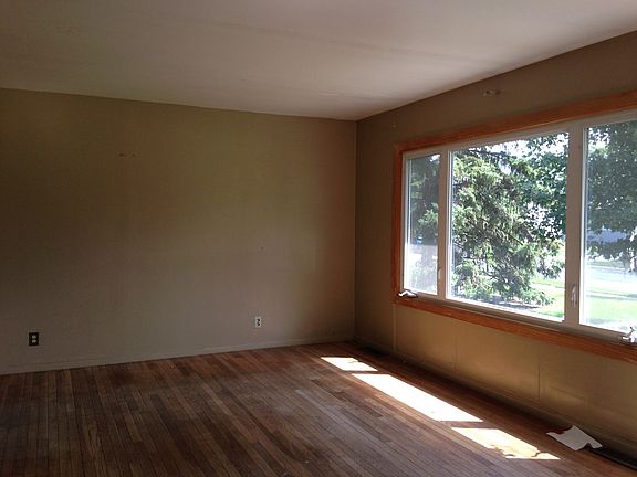 4th image of 3320 Lynwood Ave