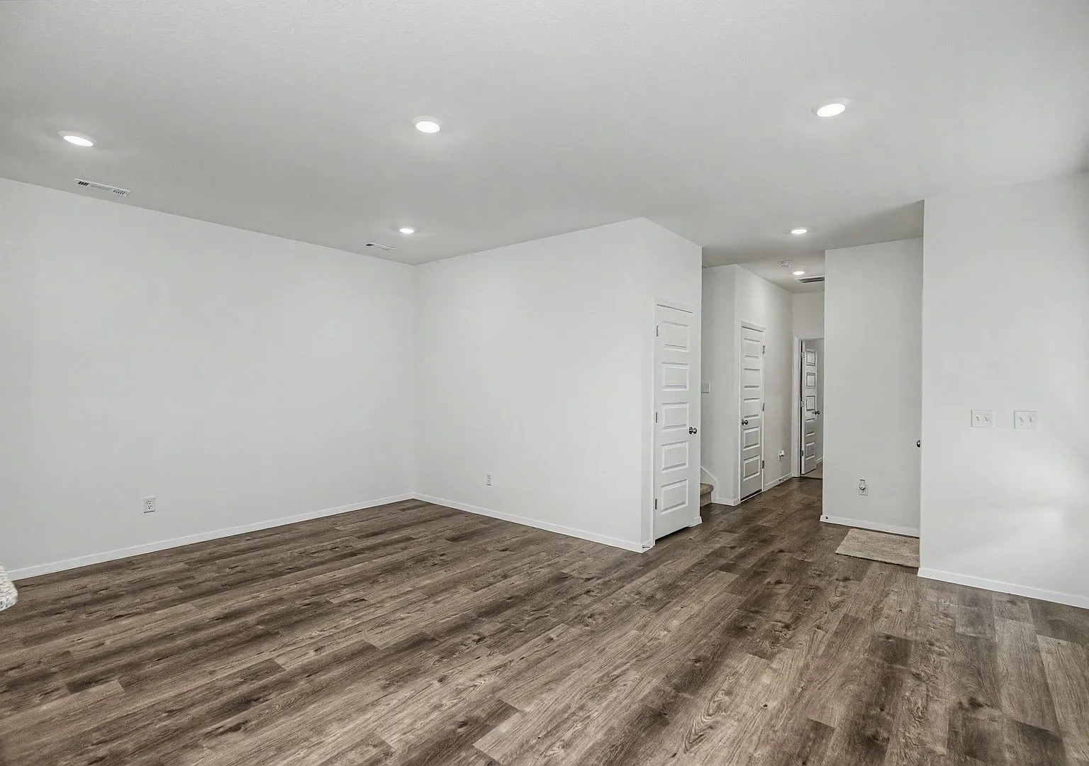 406 W. Cloud Drive — Photo 4