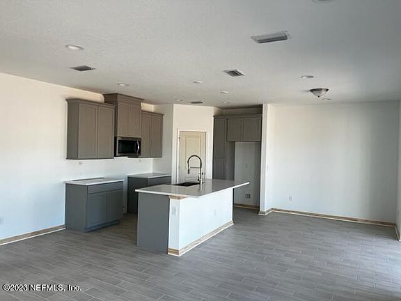 4th image of 296 BERMUDEZ Way