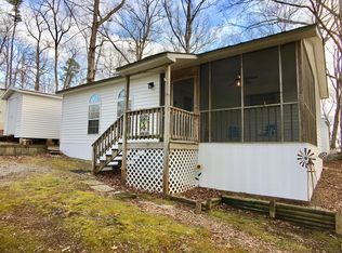 467 Skyline Dr, Bracey, VA 23919