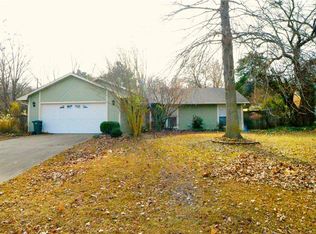 2101 W Loren Cir, Fayetteville, AR 72701