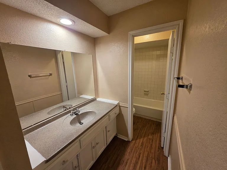 4724 Berridge Ln — Photo 11