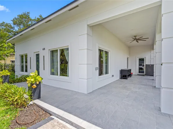 635 SW 9th St, Hallandale, FL 33009