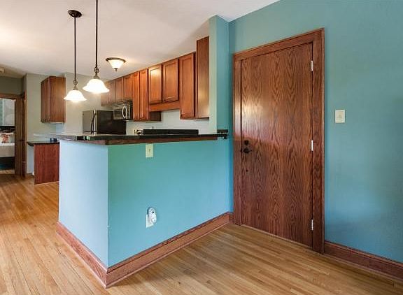 5th image of 2701 Harriet Ave APT 201