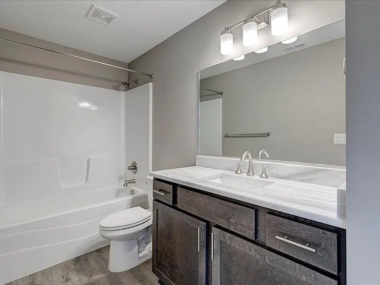 6647 NE 9th Ct — Photo 15