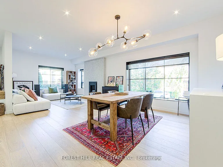 257 Manor Rd E — Photo 10