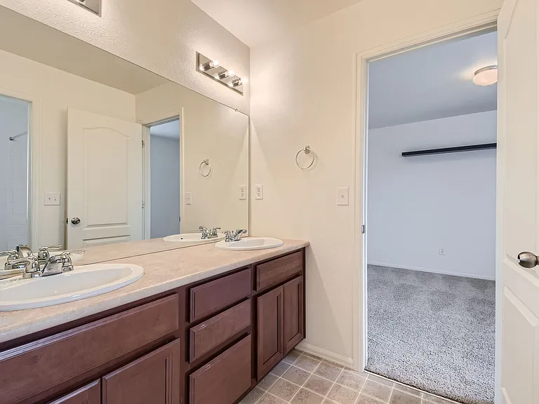 13000 Tamarac St — Photo 17