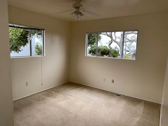 637 Spencer St — Photo 9