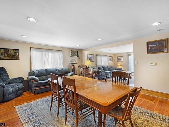 5th image of 79 Fairfield Ave