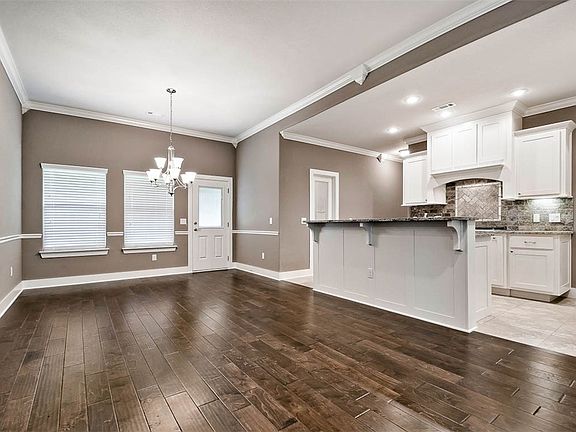 5th image of 1030 Quail Hollow Dr