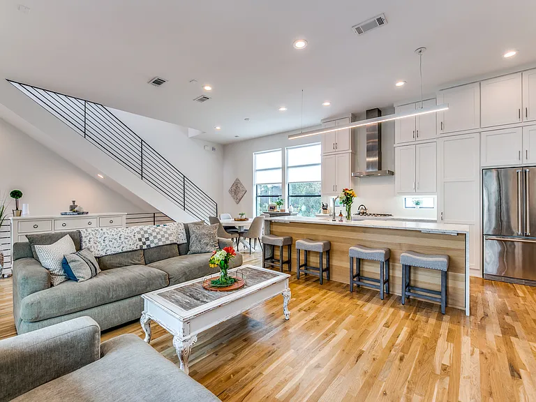 1839 Summit Ave #3 — Photo 7