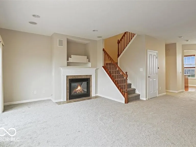 172 Straughn Ln — Photo 4