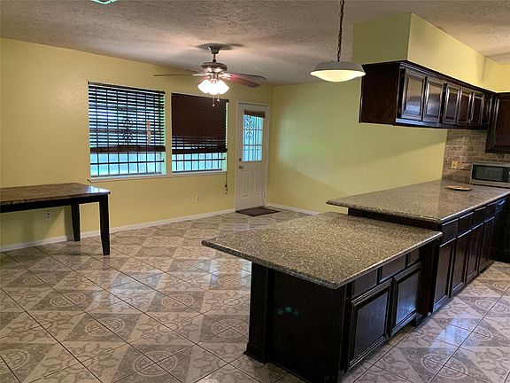 4th image of 6715 Desert Rose Ln