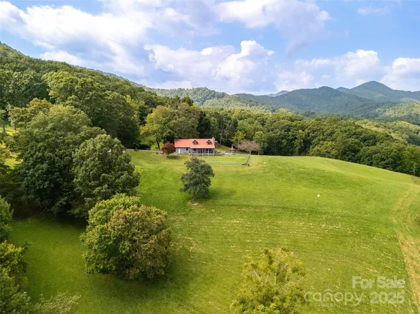 50 Holland Ridge Dr, Candler, NC 28715