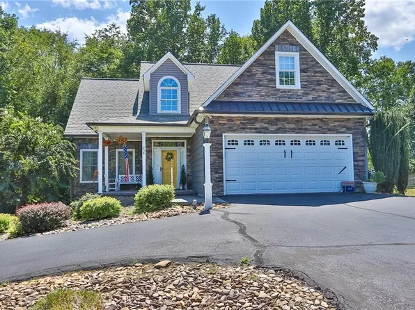208 Triplett St, Jonesville, NC 28642