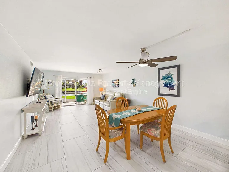 300 Valley Stream Dr #3D — Photo 6