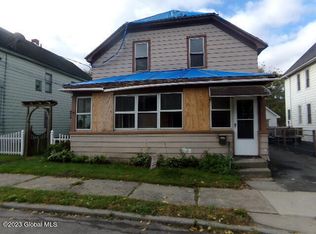 32 Carmichael St, Amsterdam, NY 12010