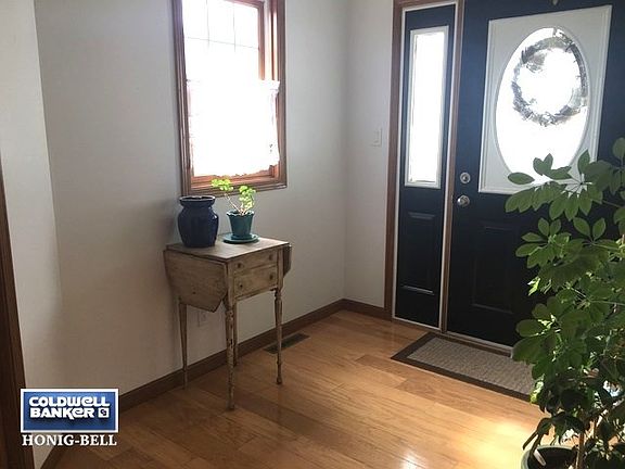 4th image of 2714 Deer Ct #1
