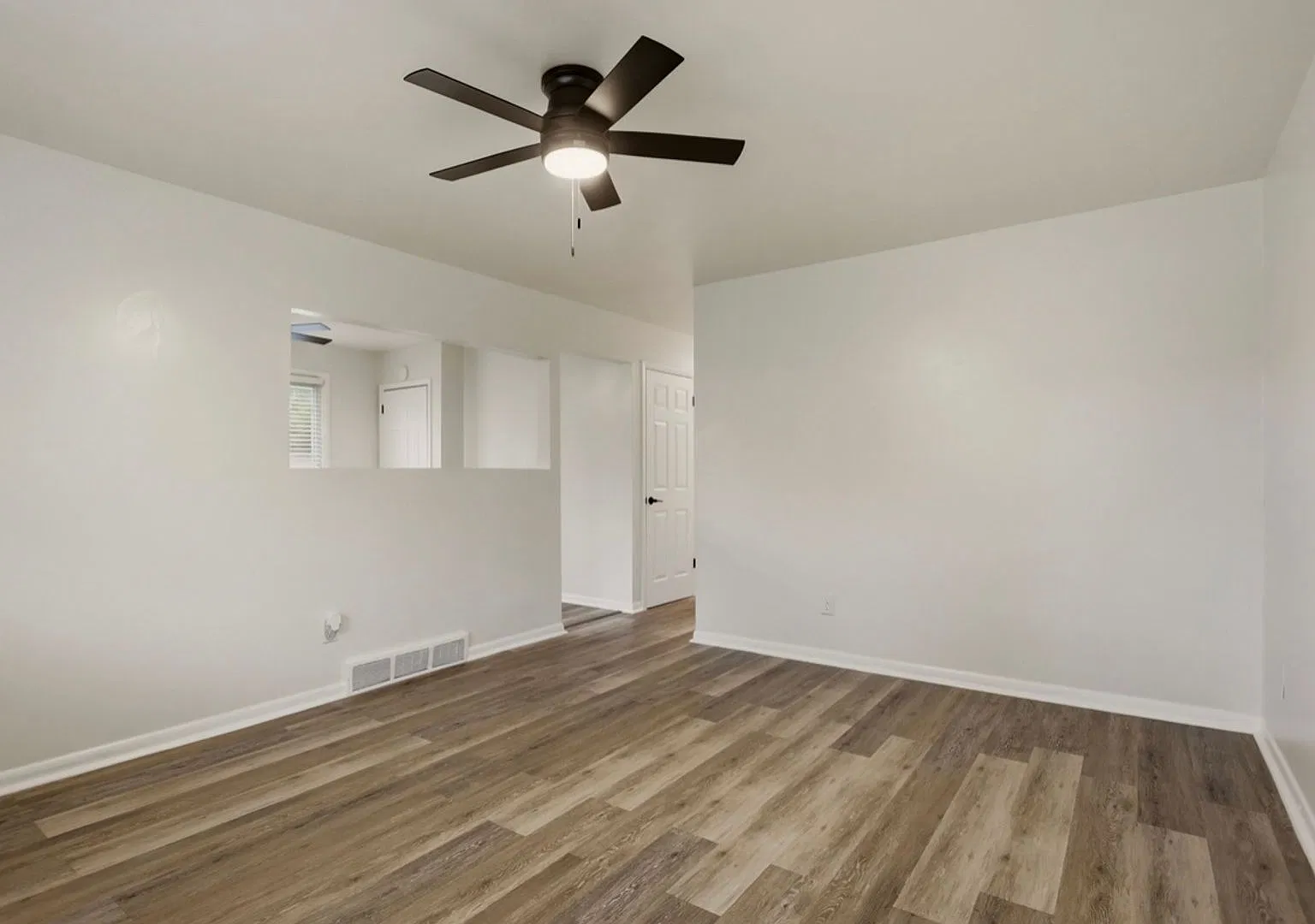Newly Renovated Home with Brand-New Appliances & Extra Storage — Photo 3
