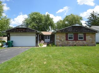 441 Forestway Dr, Buffalo Grove, IL 60089