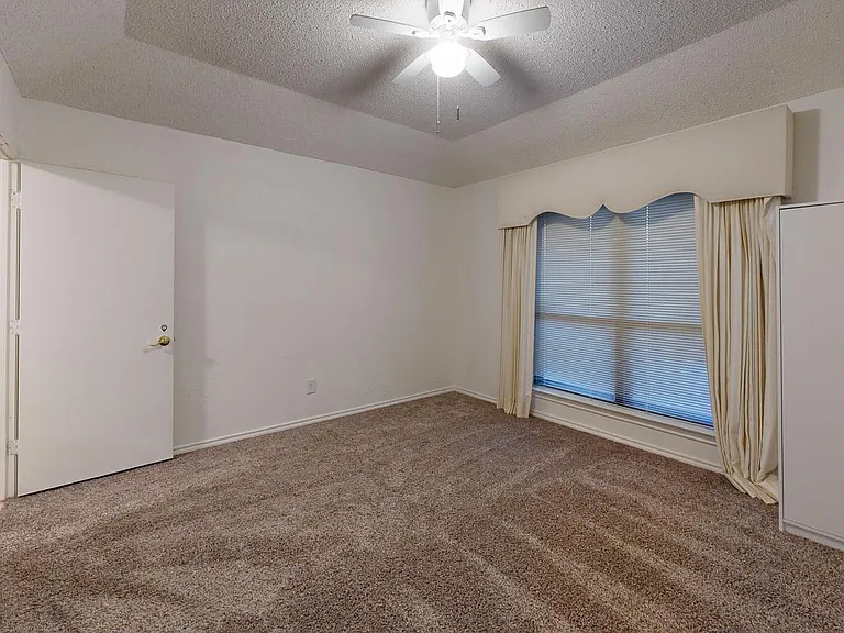 2609 Valparaiso Trl — Photo 3