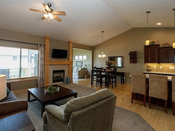 2nd image of 1565 Cedar Springs Ct