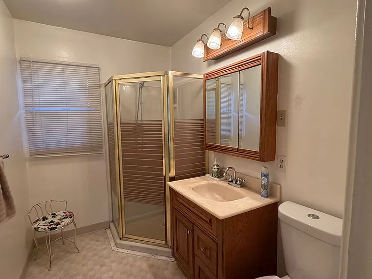 2036 Country Club Blvd — Photo 8