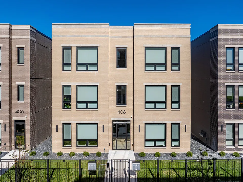 408 E 50th Pl #1E