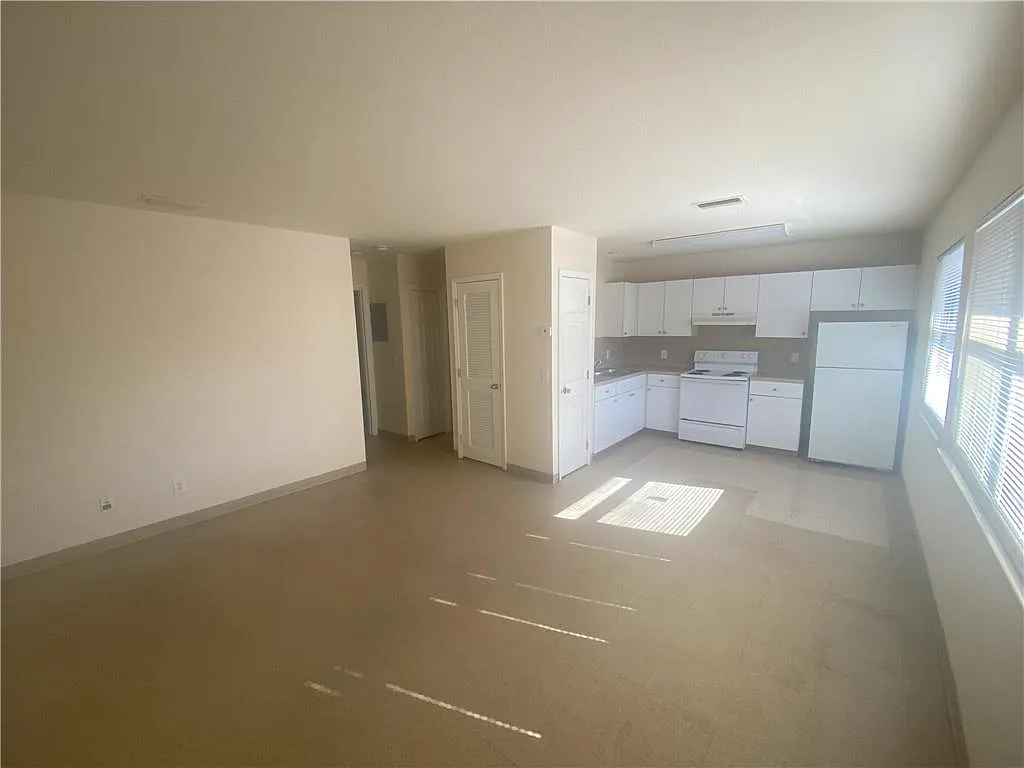 2 bed, 775 sqft, $1,100 — Photo 1