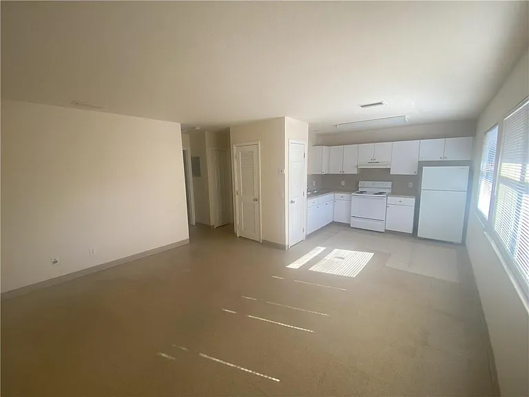 3555 Seminole Ave #7 — Photo 4