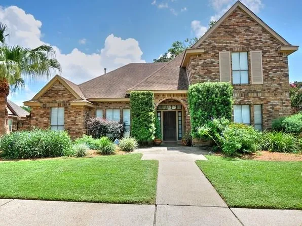 7 Grand Canyon Dr, New Orleans, LA 70131