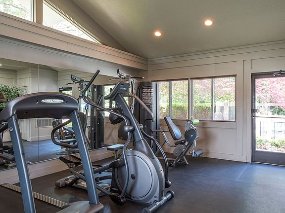 5th image of 20969 Woodland Glen Dr #201