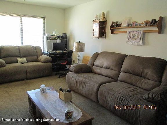 3rd image of 87 Lombard Ct