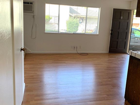 3rd image of 15225 La Alameda Dr APT D