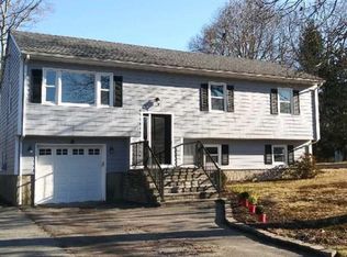 20 Hemlock Dr, Swansea, MA 02777