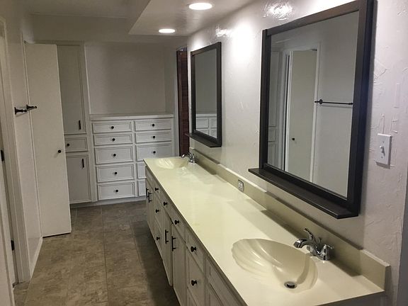 5th image of 2103 Park Hill Dr