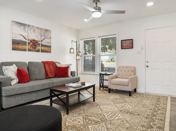 715 Hunter Dr, Rockdale, TX 76567