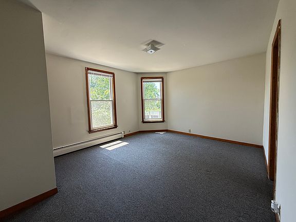 5th image of 247 S Winooski Ave #1