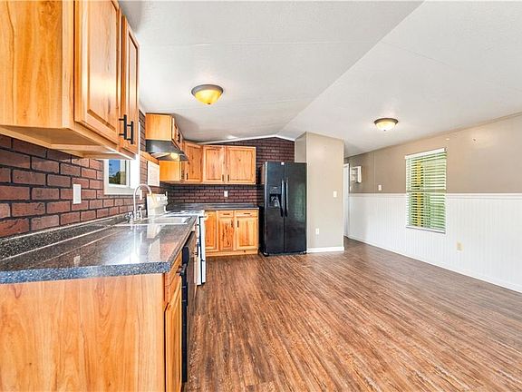 3rd image of 275 Havens Rd