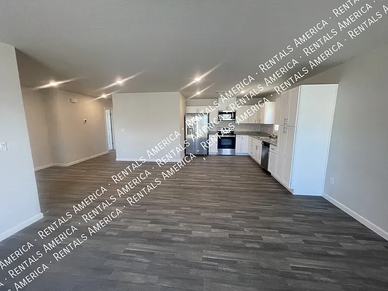 8013 S Namaka Dr — Photo 5
