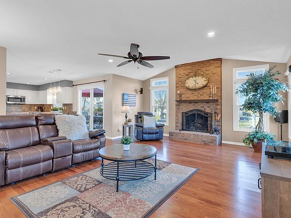 2nd image of 4014 Pioneer Ct
