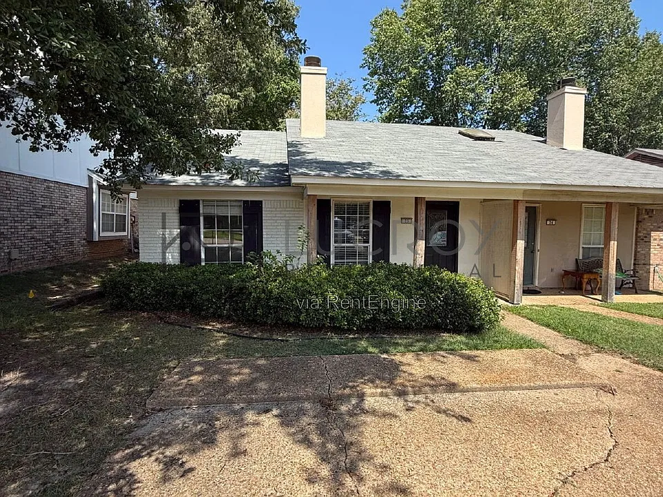 23 Meadowoods Pl