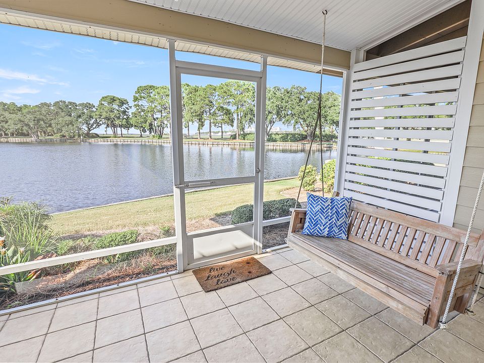 Screened Patio Off Living Area